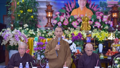 Thượng tọa Thích Minh Quang phổ biến kế hoạch tổ chức Đại lễ Phật đản và khóa An cư kiết hạ Phật lịch 2569 của Ban Trị sự GHPGVN TP.HCM - Ảnh: Quảng Đạo/BGN
