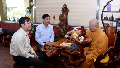 Trưởng lão Hòa thượng Thích Trí Quảng tiếp thân mật đoàn lãnh đạo Ban Dân vận T.Ư