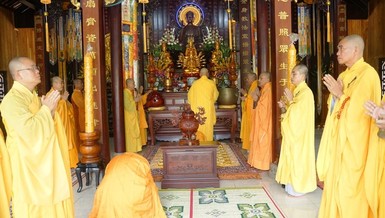 Lễ cúng ngọ tại tổ đình Kim Tiên - Ảnh: A.Q