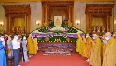 Trang nghiêm lễ tưởng niệm Đức Phật hoàng Trần Nhân Tông nhập Niết-bàn, tại Việt Nam Quốc Tự