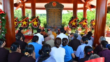 Quang cảnh buổi lễ an vị tại nhà bia mới xây dựng