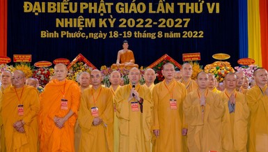 Tân Ban Trị sự Phật giáo tỉnh Bình Phước nhiệm kỳ 2022-2027 do Thượng tọa Thích Đức Thiện làm Trưởng ban phát biểu nhận nhiệm vụ