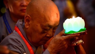 Thắp nến tưởng niệm Đức Thánh Ni Đại Ái Đạo, chư Ni tiền bối hữu công Phật giáo VIệt Nam