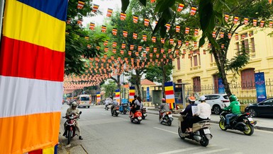 Trang hoàng chào mừng Đại hội trên Phố Quán Sứ, Hà Nội ngày 22-11-2022 - Ảnh: Hoàng Độ