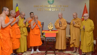 [Video] Đức Pháp chủ GHPGVN tiếp phái đoàn Trung ương Liên minh Phật giáo Lào tại Việt Nam Quốc Tự