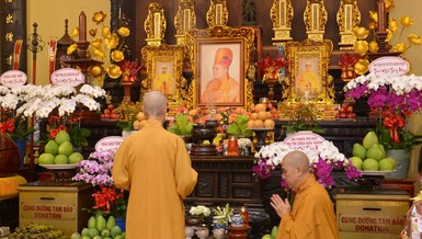 Trưởng lão Hòa thượng Thích Trí Quảng tưởng niệm cố Thượng tọa Thích Minh Phát tại Tổ đường chùa Ấn Quang - Q.10, TP.HCM - Ảnh: Bảo Toàn/BGN