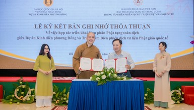 Đại đức TS.Thích Quảng Lâm và TS.Định Thanh Hiếu đại diện ký kết hợp tác - Ảnh: Viện Trần Nhân Tông