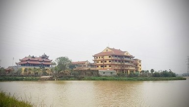 Không gian chùa Long Hưng - nơi đặt văn phòng của Trung tâm