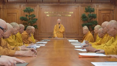 Đức Pháp chủ GHPGVN - Đại lão Hòa thượng Thích Trí Quảng phát biểu khai mạc phiên họp của Ban Thường trực Hội đồng Chứng minh ngày 21-12-2023 tại Văn phòng Đức Pháp chủ (Việt Nam Quốc Tự, TP.HCM) - Ảnh: VPBC/BGN