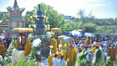 Bảo tháp Trưởng lão Hòa thượng Thích Hiển Tu trong khuôn viên tổ đình Bửu Sơn (H.Ba Tri, tỉnh Bến Tre) - Ảnh: Quảng Đạo/BGN