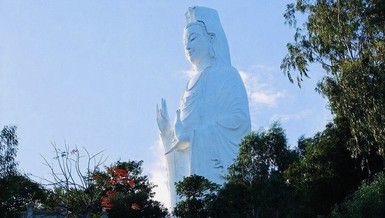 Bồ-tát cứu giúp hay tự chuyển nghiệp?