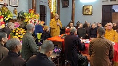 Thượng tọa Thích Thanh Vân dẫn đầu phái đoàn Ban Thường trực Ban Trị sự GHPGVN tỉnh Hải Dương đến vấn an Ni trưởng Thích Đàm Thảo tại tổ đình Sùng Phúc - Ảnh: Ban TTTT GHPGVN tỉnh Hải Dương