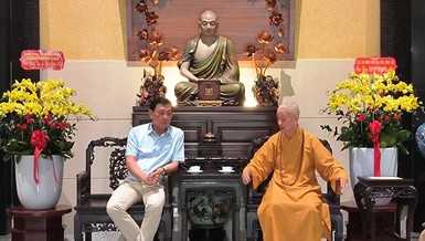 Đức Pháp chủ GHPGVN tiếp Trung tướng Phạm Ngọc Việt đến thăm và chúc mừng nhân Đại lễ Phật đản Phật lịch 2568