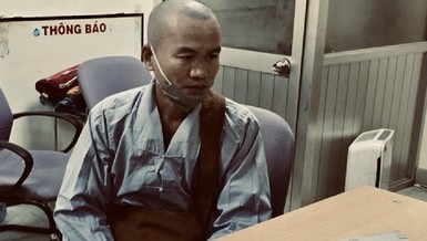 Giả dạng tu sĩ Phật giáo xin nhập cảnh Australia trái phép