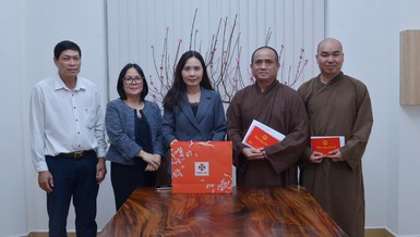 Bà Trần Thị Minh Nga, Phó Trưởng ban Tôn giáo Chính phủ và phái đoàn thăm Báo Giác Ngộ - Ảnh: Bảo Toàn/BGN