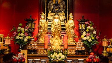 Băn khoăn về việc bài trí thờ Phật và gia tiên làm sao cho đúng