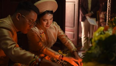 Ước mong của bản thân và gia đình được hạnh phúc là điều ước chung của con người trong bất cứ thời đại nào...