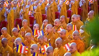 Phật tử TP.HCM tham dự Đại lễ Phật đản tại Việt Nam Quốc Tự - Ảnh: Quảng Đạo