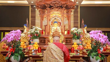 [Video] Hòa thượng Thích Lệ Trang đăng đàn chẩn tế trong Pháp hội Vu lan Phật lịch 2569 tại Việt Nam Quốc Tự