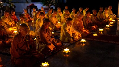 Lễ hoa đăng tại chùa Vạn Thành - Từ đường Trí Tịnh