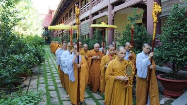 Cung thỉnh chư giới sư tại Đại giới đàn Đức Tạng (năm 2016) do Ban Trị sự Phật giáo tỉnh Ninh Thuận tổ chức