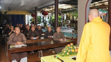 Hòa thượng Thích Phước Minh giảng dạy buổi đầu tiên về một số vấn đề Luật Phật qui định về an cư