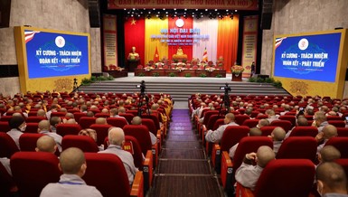 Quang cảnh phiên làm việc đầu tiên của Đại hội đại biểu Phật giáo TP.Hà Nội lần thứ IX tại Cung Văn hóa Hữu nghị Việt - Xô 