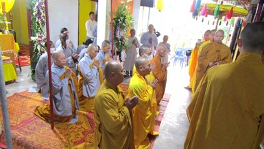 Môn đồ pháp quyến tại lễ nhập kim quan