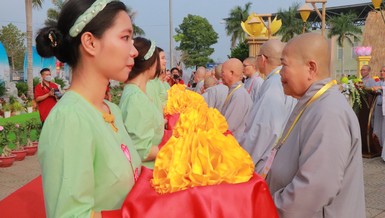 Cắt băng khai mạc triển lãm tưởng niệm Đức Thánh Tổ Ni Đại Ái Đạo