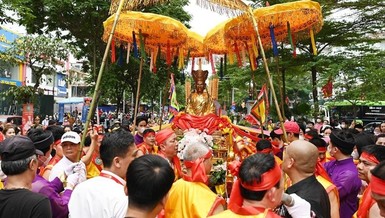 Đây là chương trình rước kiệu lần đầu tiên được tổ chức tại chùa Duệ Tú