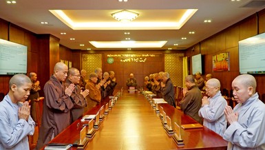 Chư tôn đức Tăng Ni niệm Phật cầu gia hộ