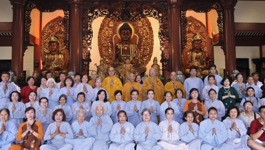 Ban Hộ trì Tam bảo chùa Thiên Tôn, chùa Phật Đà (Q.3), chùa Nhật Tâm (Q.12) cùng chư Tăng thăm các trường hạ TP.HCM