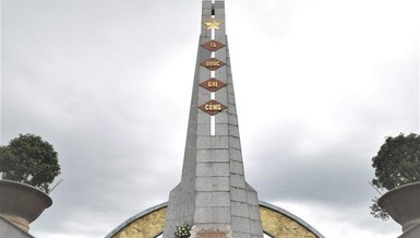 Tượng đài Nghĩa trang liệt sĩ H.Gio Linh