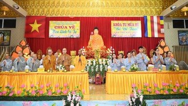 Chư tôn đức chứng minh và thầy cô giáo đại diện Ban Giám hiệu hai trường