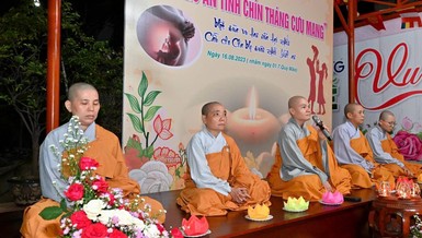 Sư cô Thích nữ Huệ Trí chia sẻ pháp thoại về gương hiếu hạnh trong đạo Phật