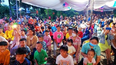 700 em thiếu nhi tham gia chương trình "Đón ánh trăng rằm 2023"