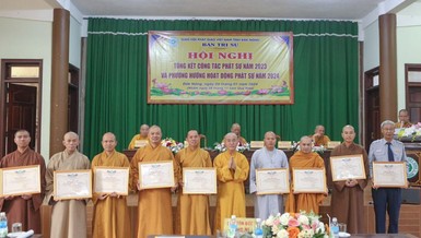 Tuyên dương công đức đến tập thể, cá nhân Tăng Ni đóng góp trong hoạt động Phật sự của GHPGVN tỉnh