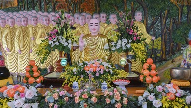 Tôn tượng Đức Thánh Tổ Ni Đại Ái Đạo - Kiều Đàm Di tại chùa Tình Quang