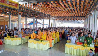 Chư tôn đức, các quý khách tham dự