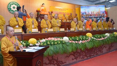 Chư tôn đức niệm Phật cầu gia hộ