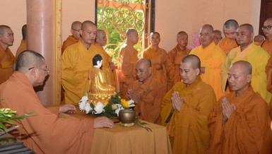 Chư Tăng tác pháp thọ an cư tại chùa Long Phước