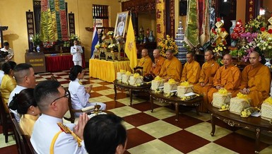 Chư Tăng chùa Quán Sứ cử hành khóa lễ cùng phái đoàn Đại Sứ quán Thái Lan tại Việt Nam