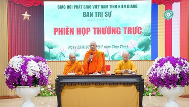 Hòa thượng Danh Đổng phát biểu tại buổi họp