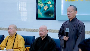 Hòa thượng Thích Thiện Thống phát biểu khai mạc buổi họp triển khai công tác tổ chức Đại giới đàn Trí Tấn