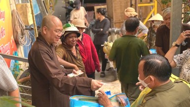 Đại đức Thích Trí Đức được Phật tử, bà con trên địa bàn P.10, Q.Tân Bình quý mến bởi tính cách giản dị và gần gũi