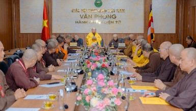 Trưởng lão Hòa thượng Thích Thiện Nhơn chủ trì buổi họp thảo luận về công tác tổ chức Đại giới đàn 