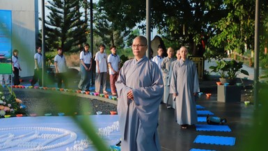 Thực tập thiền hành tại thiền viện Trúc Lâm Bình Phước