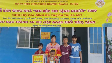 Chùa Tường Nguyên bàn giao 12 căn nhà tình thương tại các địa phương