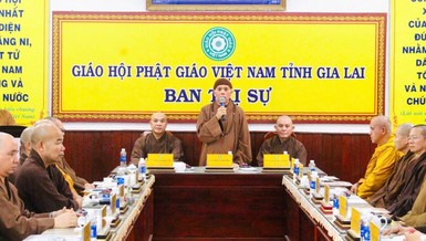 Thượng tọa Thích Tâm Mãn, Trưởng ban Trị sự tỉnh chủ trì buổi họp của Ban Thường trực