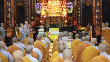 Đoàn Phân ban Ni giới GHPGVN TP.HCM thăm, cúng dường tại chùa Pháp Võ